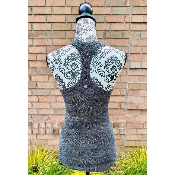 EUC Lululemon Cool Racerback Tank Top Black White Floral Print Size 2-4? - Picture 3 of 8